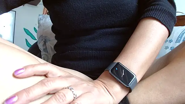 lupita84 online show from November 16, 2025, 7:40 pm