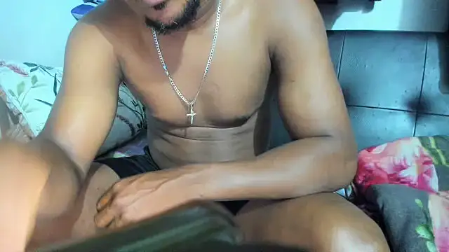 hugo3918  online show from July 13, 2026, 12:26 pm