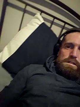 Snapshot of BiffingCoyote chatting on December 5, 2025, 4:11 am BiffingCoyote online show from December 5, 2025, 4:11 am