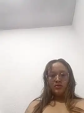 lucyy06 online show from May 28, 2026, 4:20 am