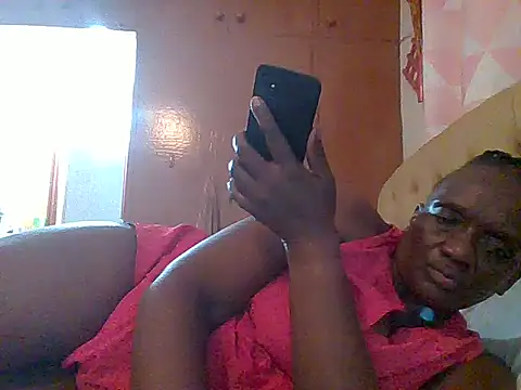 Snapshot of Shaz_brown chatting on July 19, 2026, 7:43 pm Shaz brown online show from July 19, 2026, 7:43 pm