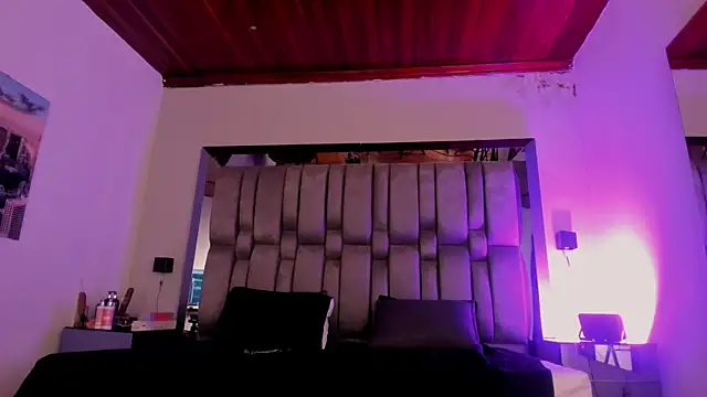 NikkySmiith online show from May 11, 2026, 2:45 pm