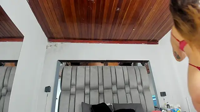 NikkySmiith online show from March 12, 2026, 11:14 am