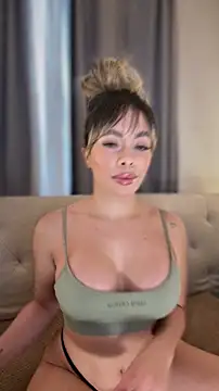 Snapshot of Alison_Diaz17 chatting on March 10, 2026, 10:25 pm Alison Diaz17 online show from March 10, 2026, 10:25 pm