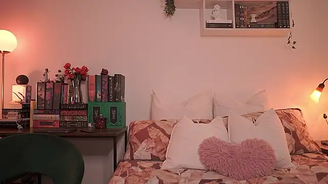 Snapshot of EmilyxRose_- chatting on January 16, 2026, 6:34 pm EmilyxRose - online show from January 16, 2026, 6:34 pm