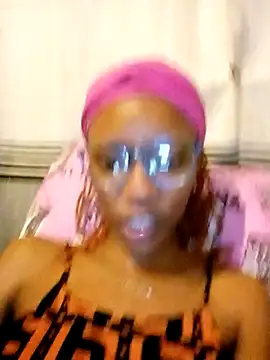 Snapshot of khanyaTheeLyt chatting on November 7, 2025, 8:46 pm khanyaTheeLyt online show from November 7, 2025, 8:46 pm