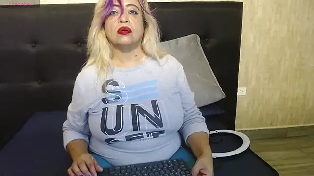 Natasha 699 online show from November 19, 2025, 10:10 pm