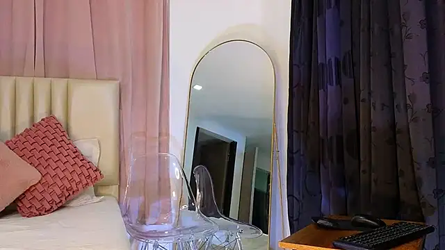 Snapshot of KristennBlue chatting on February 12, 2025, 2:03 am KristennBlue online show from February 12, 2025, 2:03 am