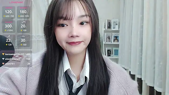 Snapshot of Jenny-Z chatting on March 4, 2025, 5:11 am Jenny-Z online show from March 4, 2025, 5:11 am
