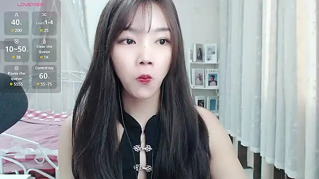Snapshot of Jenny-Z chatting on February 27, 2025, 2:14 am Jenny-Z online show from February 27, 2025, 2:14 am