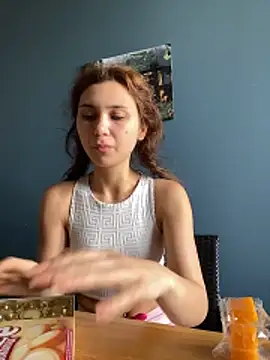 Snapshot of QuitieLia chatting on May 29, 2026, 7:25 am QuitieLia online show from May 29, 2026, 7:25 am