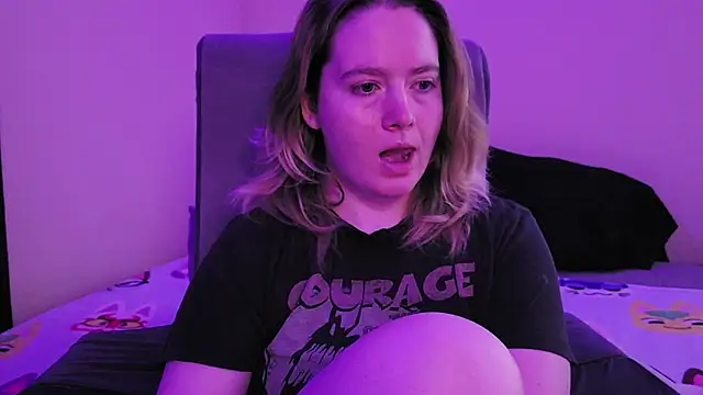 Snapshot of InternetFairy_XO chatting on November 4, 2025, 7:12 am InternetFairy XO online show from November 4, 2025, 7:12 am