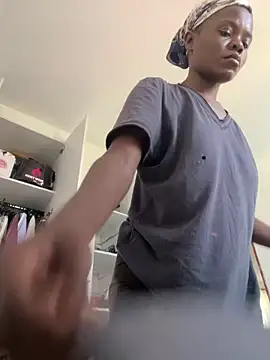 petiteebony 81 online show from February 10, 2026, 10:36 am