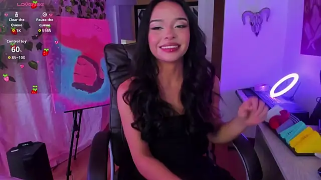 Luna Roja666 online show from January 14, 2026, 10:24 pm