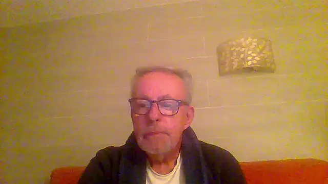 Snapshot of tuggy59 chatting on March 2, 2026, 5:52 am tuggy59 online show from March 2, 2026, 5:52 am