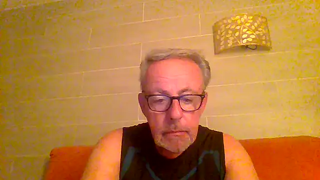 tuggy59 online show from June 28, 2026, 4:19 am