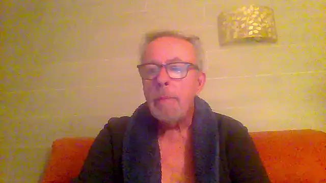 Snapshot of tuggy59 chatting on March 11, 2026, 5:23 am tuggy59 online show from March 11, 2026, 5:23 am