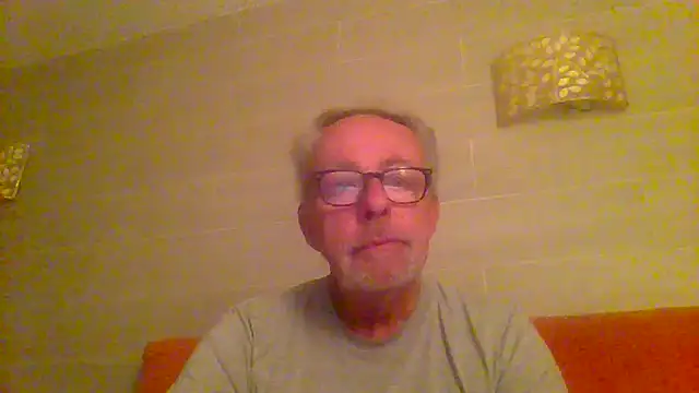 Snapshot of tuggy59 chatting on April 13, 2026, 4:27 am tuggy59 online show from April 13, 2026, 4:27 am