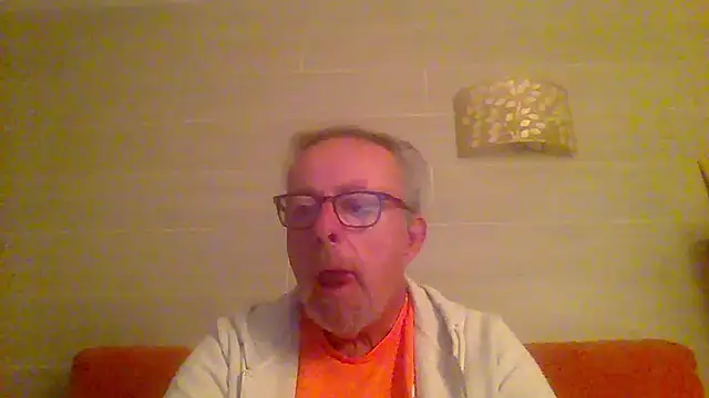 Snapshot of tuggy59 chatting on March 18, 2026, 5:10 am tuggy59 online show from March 18, 2026, 5:10 am