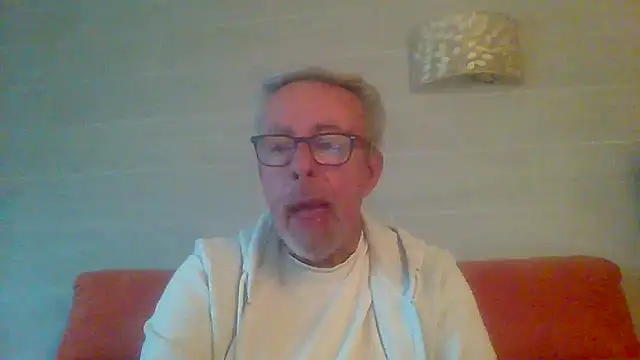 Snapshot of tuggy59 chatting on April 9, 2026, 6:19 am tuggy59 online show from April 9, 2026, 6:19 am