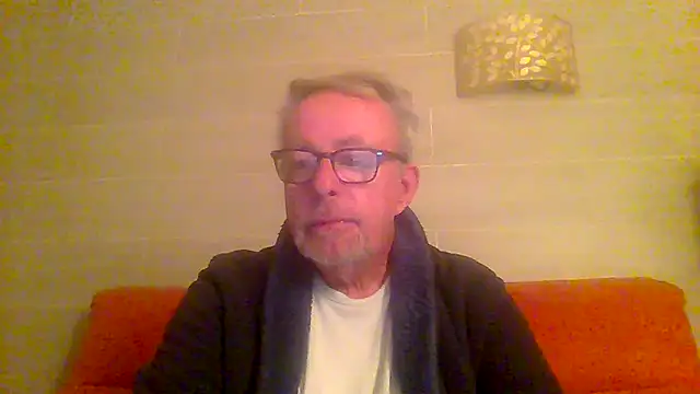 Snapshot of tuggy59 chatting on March 3, 2026, 5:36 am tuggy59 online show from March 3, 2026, 5:36 am