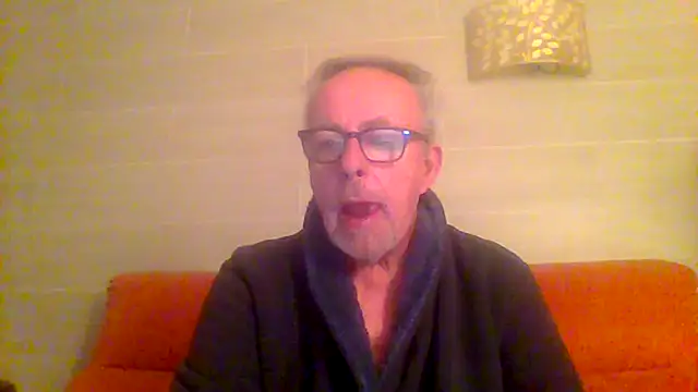 Snapshot of tuggy59 chatting on March 6, 2026, 4:51 am tuggy59 online show from March 6, 2026, 4:51 am