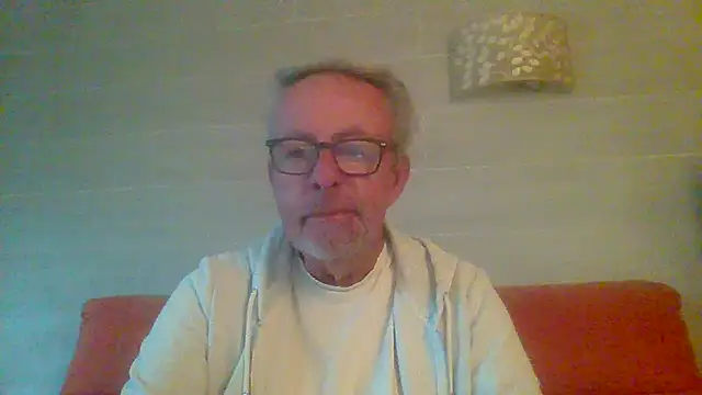 Snapshot of tuggy59 chatting on April 9, 2026, 6:04 am tuggy59 online show from April 9, 2026, 6:04 am