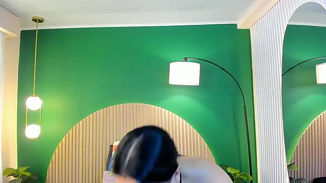 taylor bennet online show from November 6, 2025, 7:07 pm