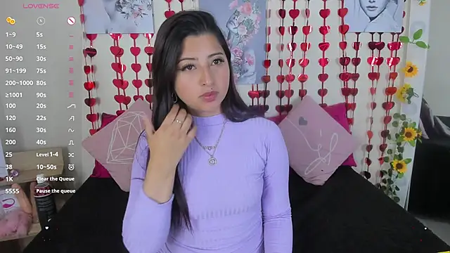 Snapshot of Yeysy__lenox chatting on February 18, 2025, 3:21 am Yeysy lenox online show from February 18, 2025, 3:21 am