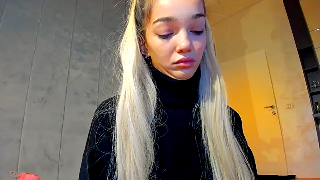 Sassy Teen online show from November 28, 2025, 9:42 am