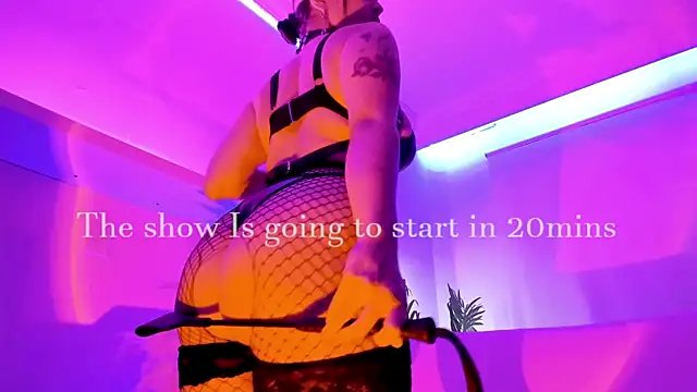 Gloomydoll online show from May 14, 2026, 7:44 pm