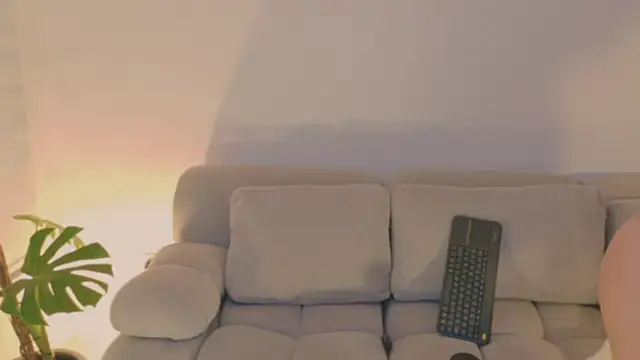 LindseyMoss online show from November 27, 2025, 10:43 pm