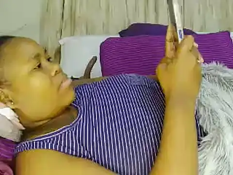 Real1SweetQueen online show from May 18, 2026, 6:56 pm