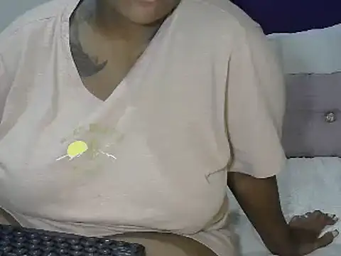 Snapshot of Real1SweetQueen chatting on March 31, 2026, 5:26 pm Real1SweetQueen online show from March 31, 2026, 5:26 pm