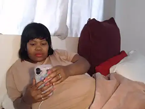 Real1SweetQueen online show from October 28, 2025, 8:46 am