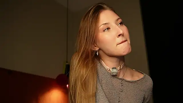 annief0x online show from July 22, 2026, 4:58 am