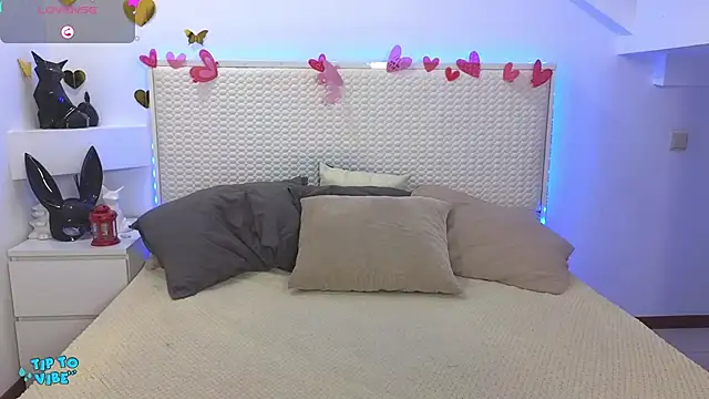 Snapshot of Eva_Rogers_ chatting on February 19, 2025, 2:44 pm Eva Rogers  online show from February 19, 2025, 2:44 pm