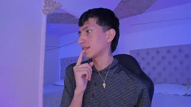 DereckCooperr online show from October 23, 2025, 9:57 pm