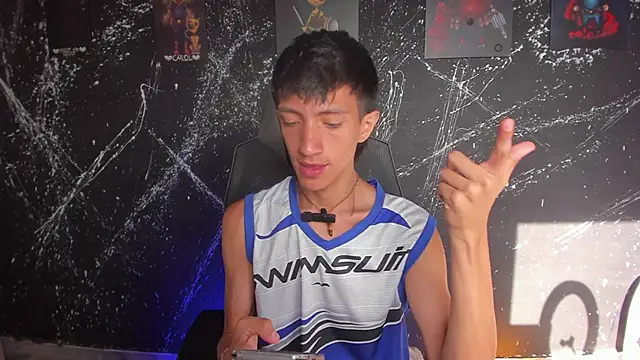 Snapshot of DereckCooperr chatting on February 3, 2026, 9:09 pm DereckCooperr online show from February 3, 2026, 9:09 pm