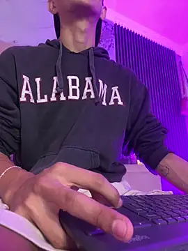 Snapshot of DereckCooperr chatting on February 11, 2026, 9:58 pm DereckCooperr online show from February 11, 2026, 9:58 pm