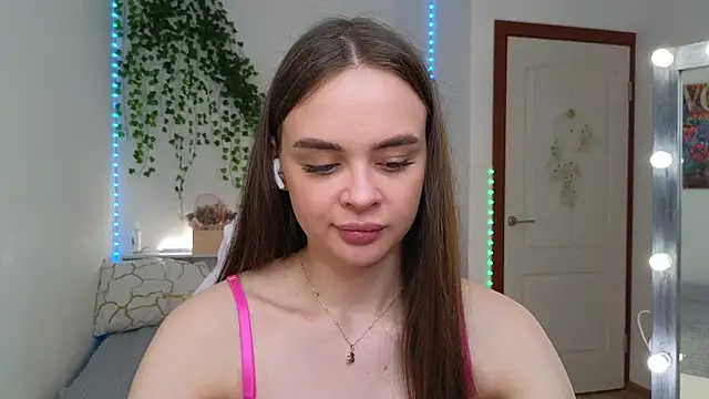 Snapshot of KristenSayles chatting on October 28, 2025, 4:17 pm KristenSayles online show from October 28, 2025, 4:17 pm