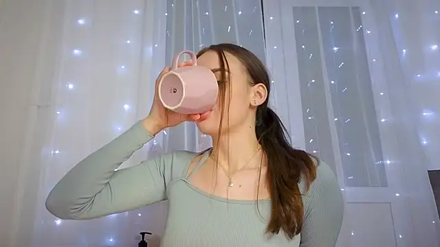 Snapshot of KristenSayles chatting on February 21, 2025, 10:37 pm KristenSayles online show from February 21, 2025, 10:37 pm