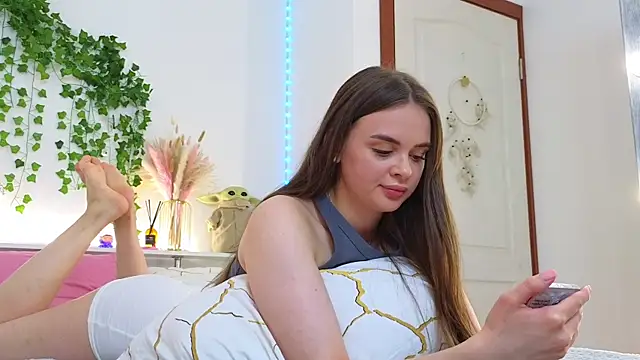 Snapshot of KristenSayles chatting on October 27, 2025, 5:36 pm KristenSayles online show from October 27, 2025, 5:36 pm