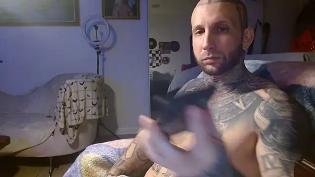 bobbybacala91 online show from October 29, 2025, 9:19 am