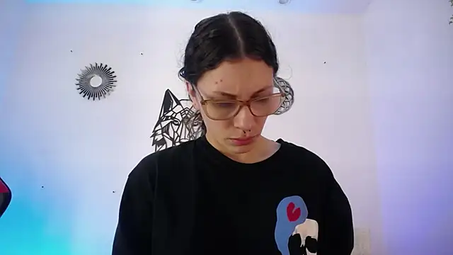 Snapshot of Katy_Van chatting on November 5, 2025, 8:34 pm Katy Van online show from November 5, 2025, 8:34 pm