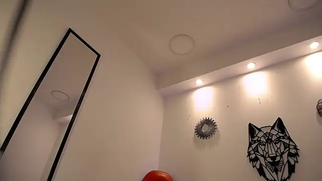 Snapshot of Katy_Van chatting on November 13, 2025, 8:35 pm Katy Van online show from November 13, 2025, 8:35 pm