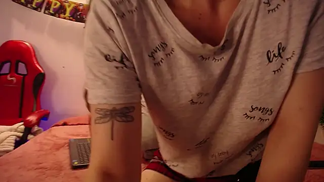 Snapshot of Katy_Van chatting on October 13, 2025, 10:10 pm Katy Van online show from October 13, 2025, 10:10 pm