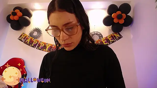 Snapshot of Katy_Van chatting on October 26, 2025, 8:31 pm Katy Van online show from October 26, 2025, 8:31 pm