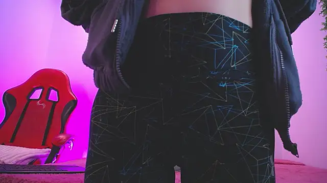 Snapshot of Katy_Van chatting on November 22, 2025, 8:51 pm Katy Van online show from November 22, 2025, 8:51 pm