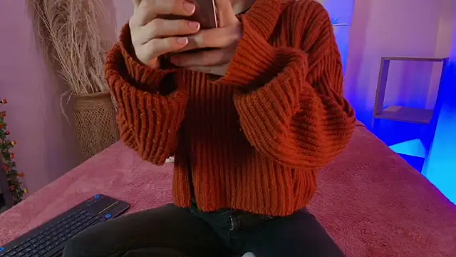 Snapshot of Katy_Van chatting on October 17, 2025, 9:16 pm Katy Van online show from October 17, 2025, 9:16 pm